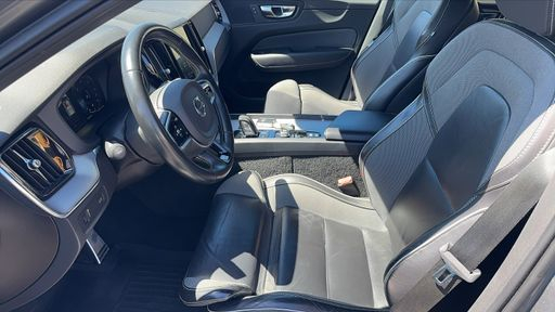 Volvo XC60 2.0 B4 197 Mild-Hybrid Geartronic8 - R-Design – 2020 – 142691 km – Diesel – Boîte Automatique — photo 11