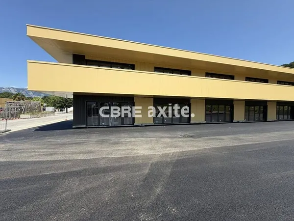 Local d'activité 110 m²