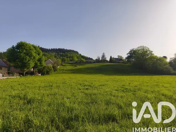 Terrain 2451 m²