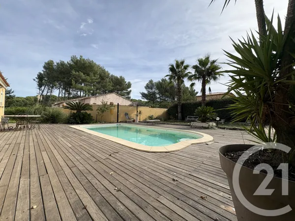 Maison 8 pièces 230 m²