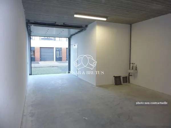 Loue local industriel/entrepôt - 84 m² - Vaulx-en-Velin 69120