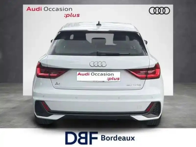 Audi A1 30 tfsi 116 ch s tronic 7 s line — photo 4