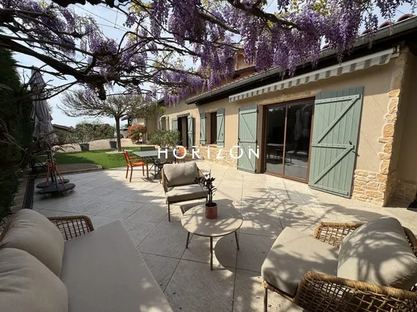 ILLIAT : maison 122 m2 / 3 CH / 581 m2 terrain / garage