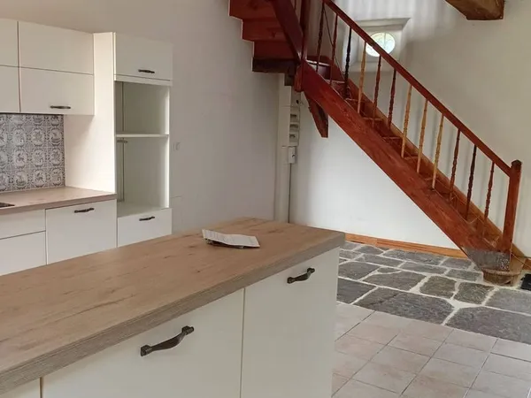 Local 4 pièces 95 m²