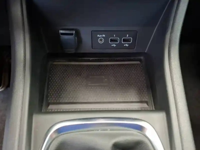 Renault Captur tce 90 — photo 25