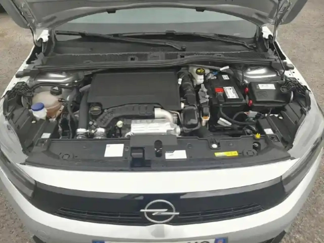 Opel Corsa 1.2 turbo 100 ch bva8 edition — photo 7