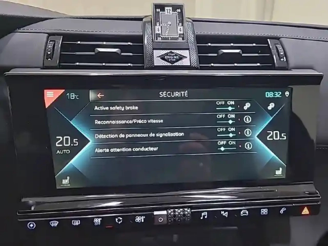 Ds Ds 7 ds7 crossback hybride e-tense 300 eat8 4x4 — photo 63