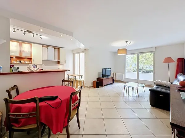 Beau T4 en RDC avec 3 terrasses proche des commerces de La Sourderie