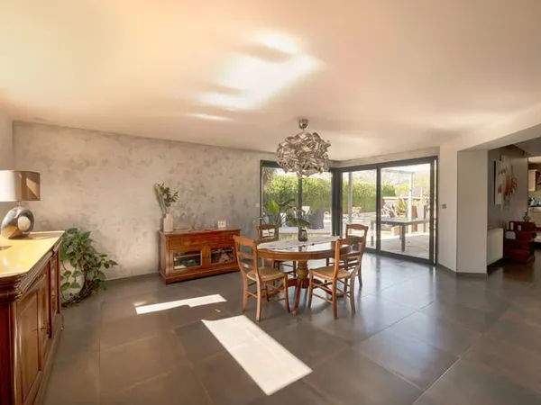 Maison Mordelles / 4 CHAMBRES / PISCINE / GARAGE / IMPASSE
