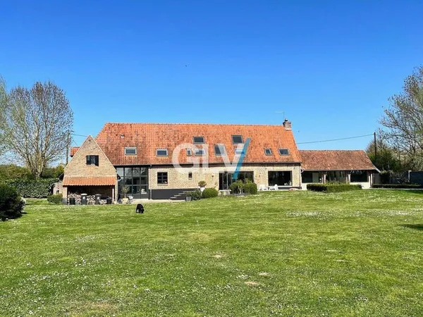 Maison 7 pièces 280 m²