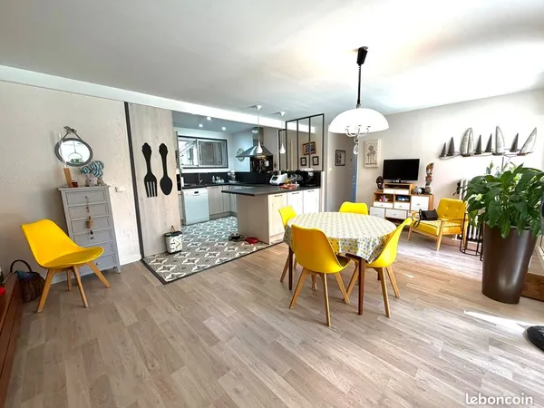 Maison de ville avec piscine