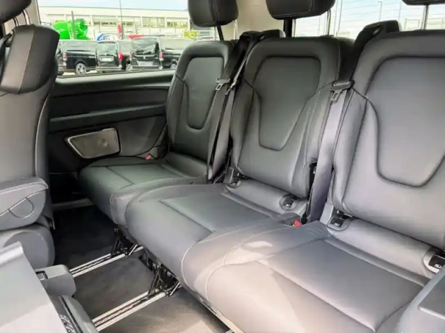 Mercedes Classe V 300 long 204ch 7 places 90kwh — photo 24