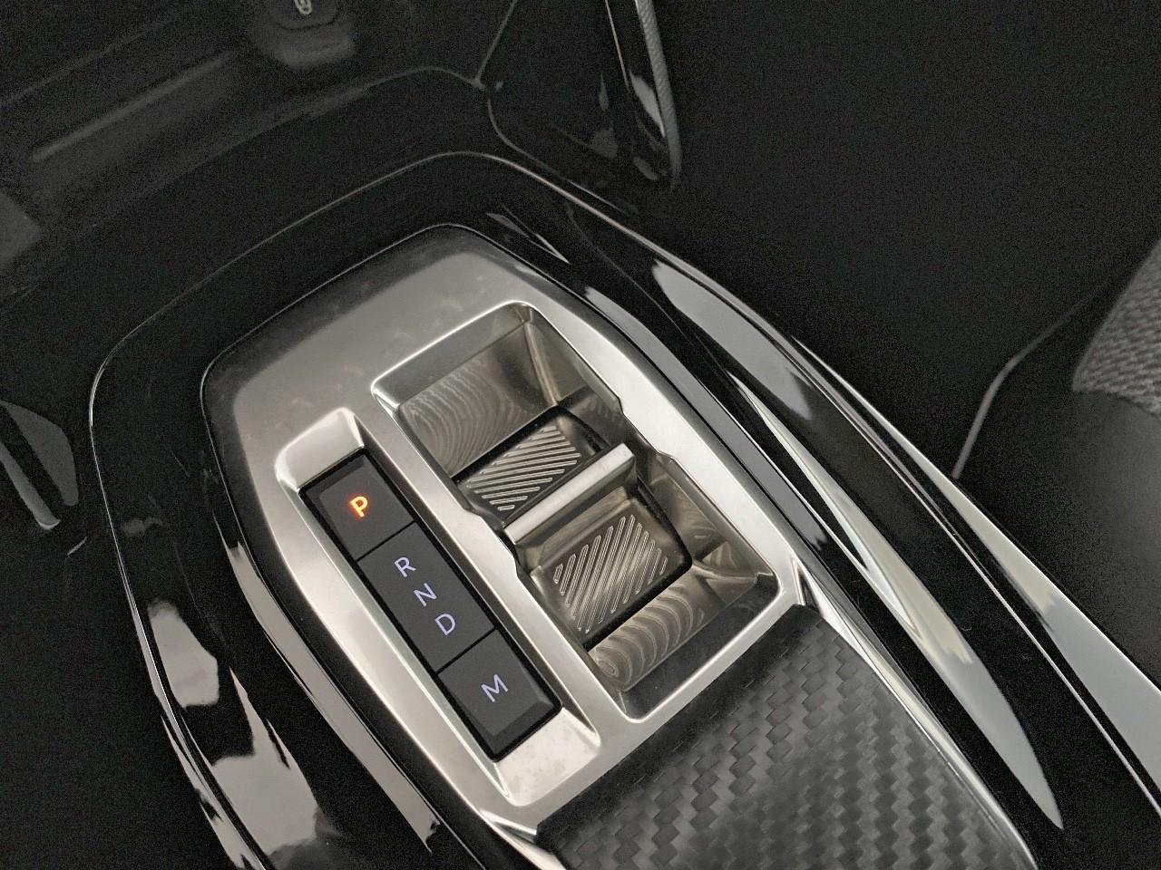 Peugeot 2008 130 s&s eat8 allure — photo 15