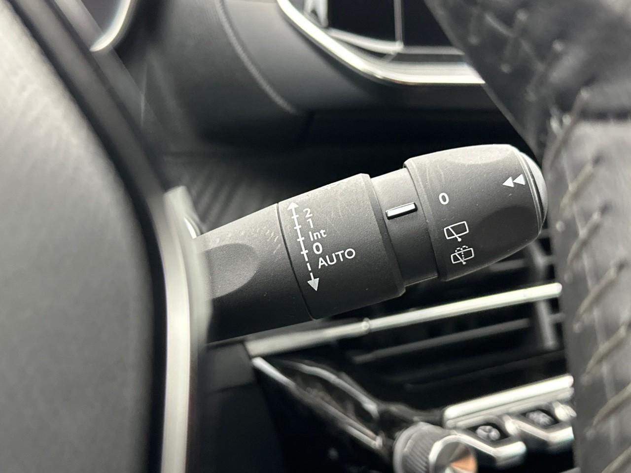 Peugeot 2008 puretech 100 s&s bvm6 allure — photo 18