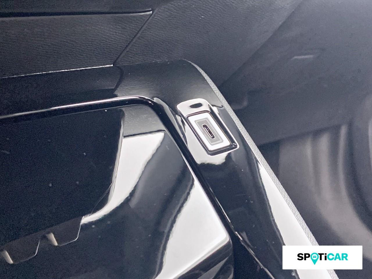 Peugeot 2008 1.2 hybrid 145ch allure e-dcs6 — photo 19