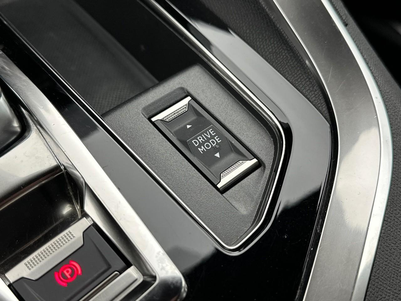 Peugeot 3008 hybrid 225 e-eat8 gt — photo 32