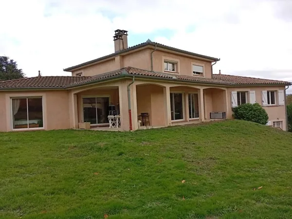 Votre maison à Saint-Amans-Soult, avec jardin