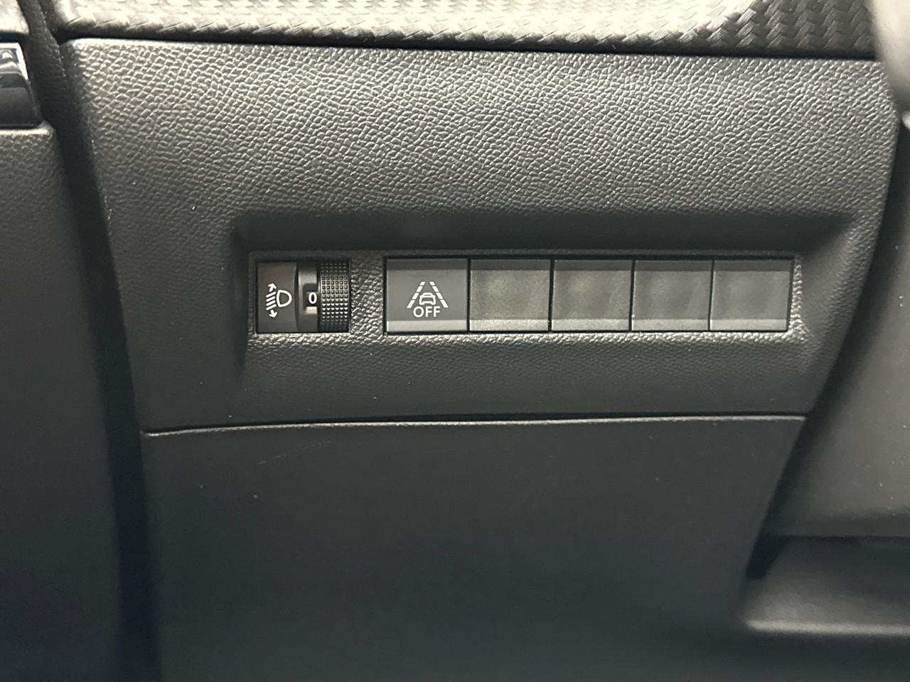 Peugeot 2008 puretech 130 s&s bvm6 style — photo 16