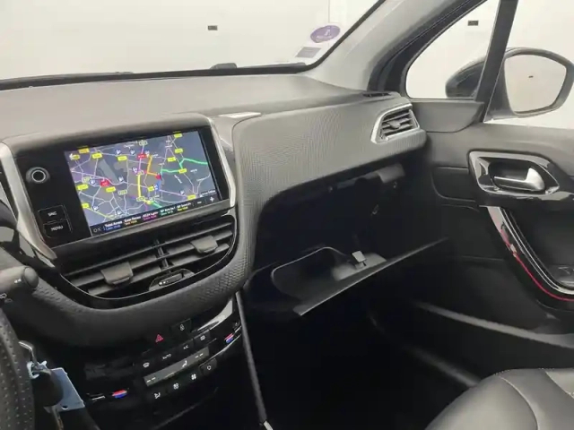 Peugeot 2008 puretech 130ch s&amp;s bvm6 — photo 172