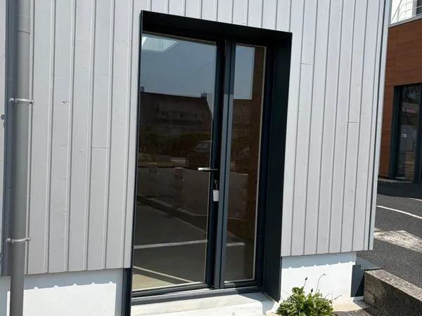 Local commercial pleuven