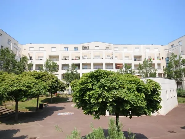 Ermont, beau 4 pièces, 3 chambres de 80 m2, avec box fermé