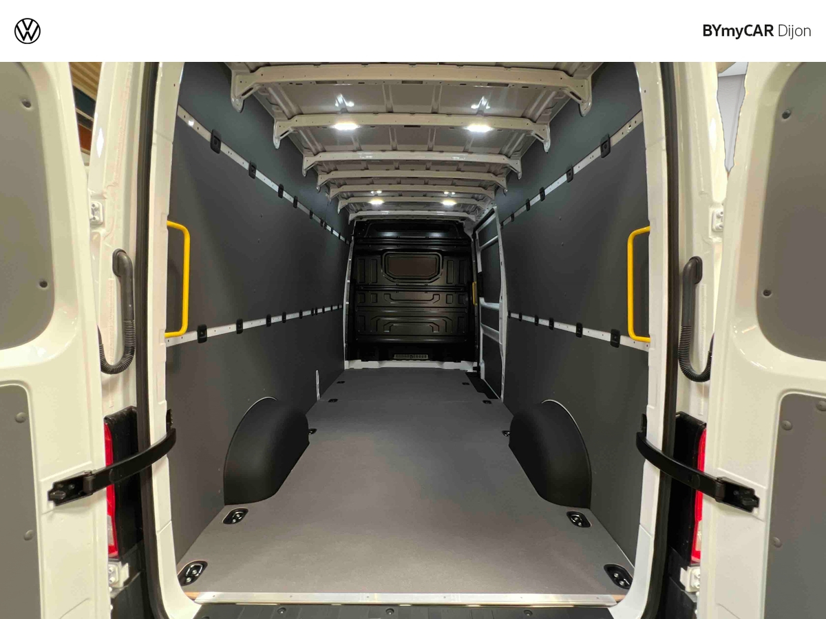 Volkswagen Utilitaires CRAFTER VAN 35 L4H3 2.0 TDI 177 CH BVA8 — photo 13