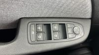 Renault Clio 1.0 TCe 90ch Techno - 24 — photo 31