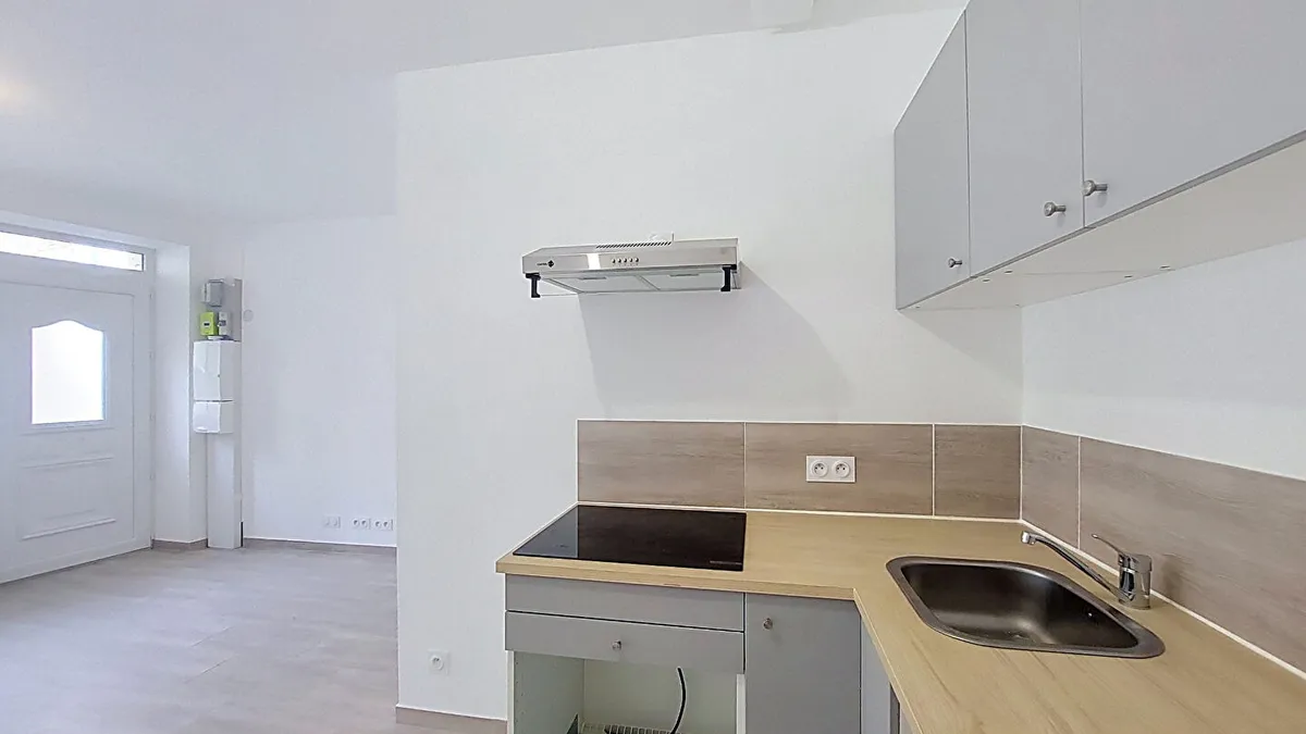 Photo 1