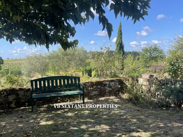 Maison avec dépendances 8 pièces 342 m²