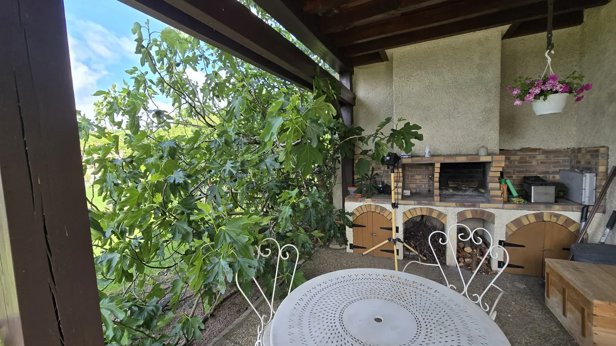 Photo 3