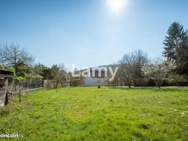 Terrain 700 m² Jouy Le Moutier