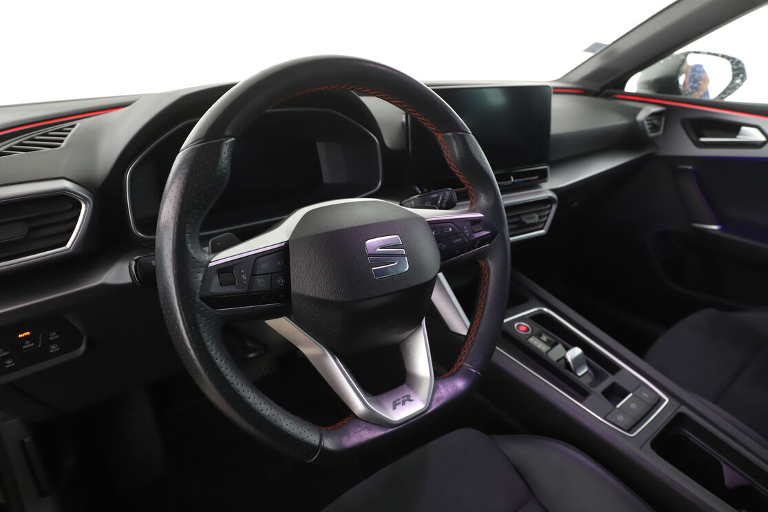 Seat Leon 1.5 eTSI FR DSG7 — photo 10