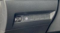 Peugeot 208 1.2 PureTech 100ch S&S Style 118g — photo 18