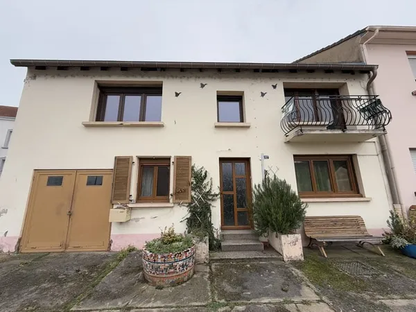 Appartement 4 pièces de 86 m2 + une grange