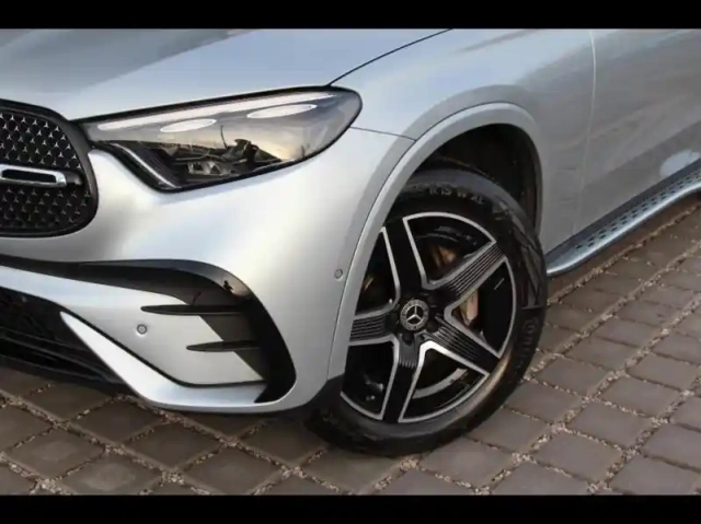 Mercedes Glc coupé 300 d e hybrid 197+136ch amg line 4matic 9g-tronic — photo 2