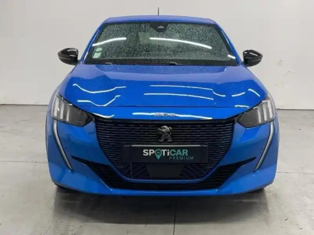 Peugeot 208 e- 136ch gt — photo 2