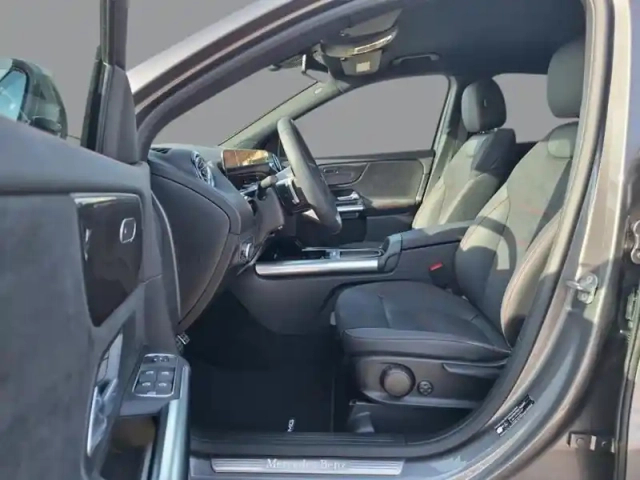 Mercedes Gla 200D Amg Line 200 d amg line — photo 12