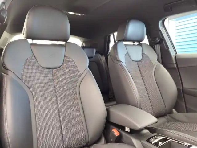 Audi Q2 35 tfsi 150 s tronic 7 — photo 6