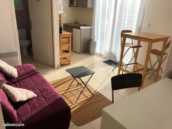 Studio meublé 18m2 dans Maison indiv. Tram A
