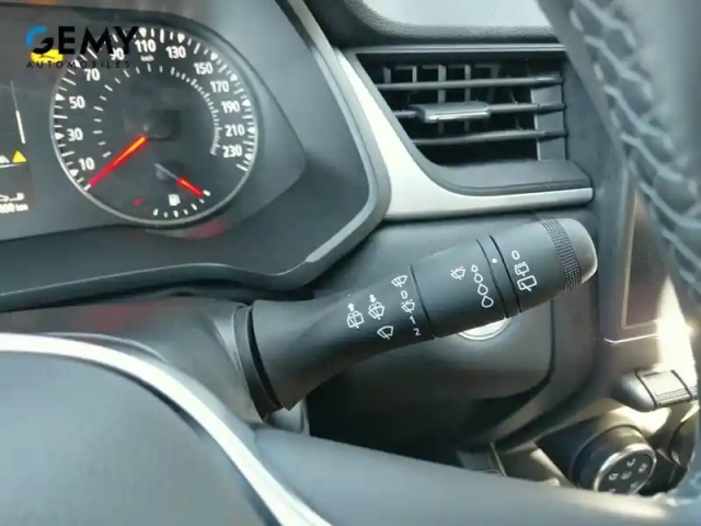 Renault Captur tce 90 — photo 18