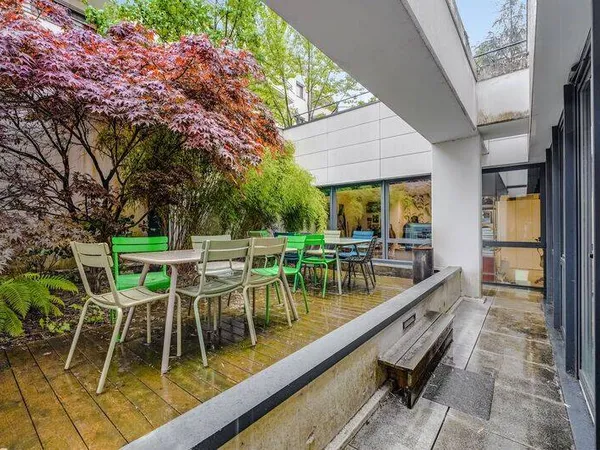 Bureaux 569 m²