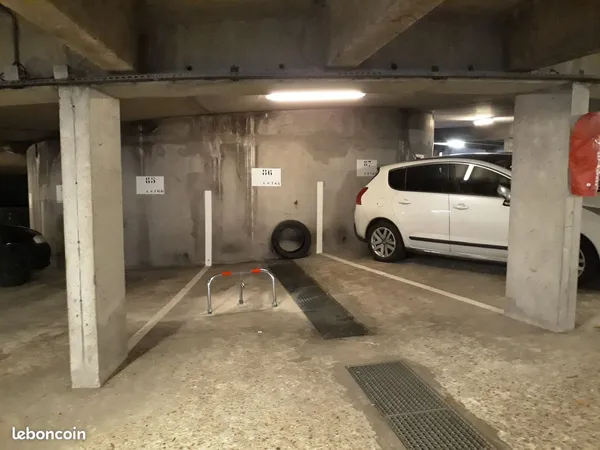 Place de parking proche centre ville et gare