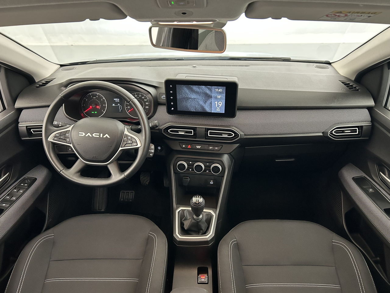 Dacia Sandero — photo 29