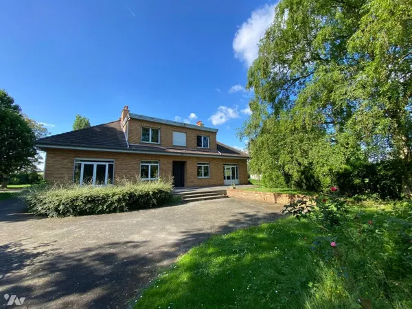 Maison 9 pièces 266 m²