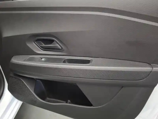 Dacia Sandero sce 65 — photo 21
