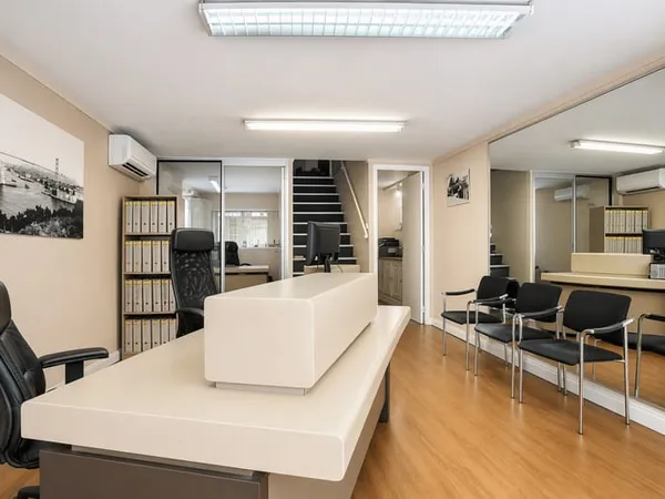 Local commercial 127 m²