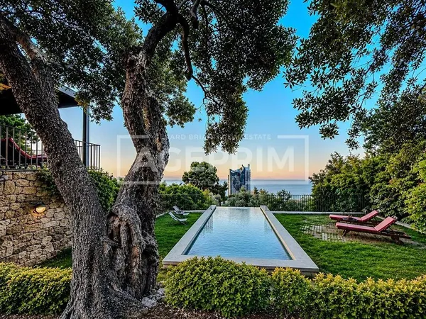 Villa 5 pièces 200 m²