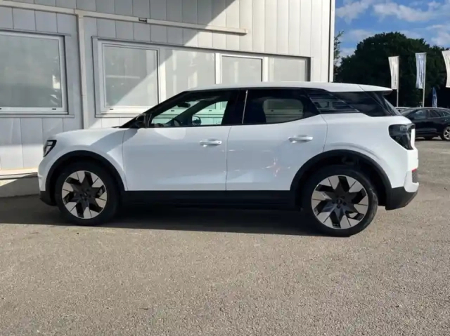 Ford Explorer 286ch extended range 79kwh pack premium rwd — photo 24