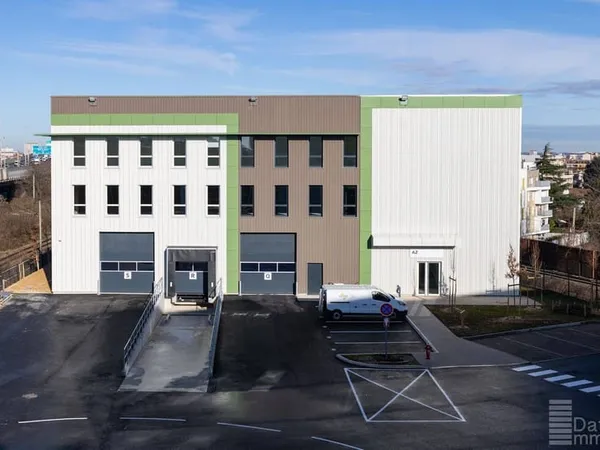 Entrepôt 1544 m²