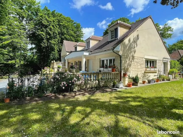 Maison 9 pièces 301 m²